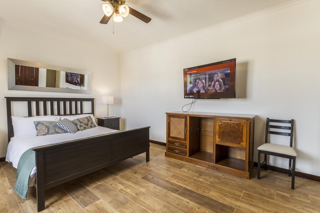 Holiday Lagos Room photo
