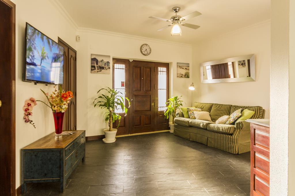 Holiday Lagos Exterior photo